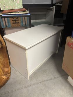 White Trunk / Chest