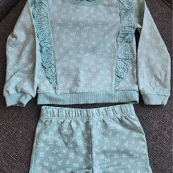 5t Girls Sweatshirt/ Short Outfit.  $7