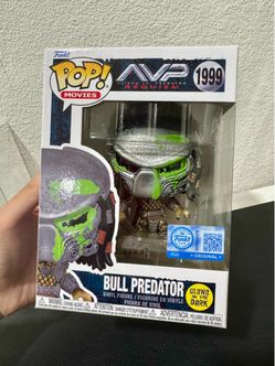 Aliens vs Predator - Bull Predator with green blood splatter (Glows in the dark) variant funko pop brand new!