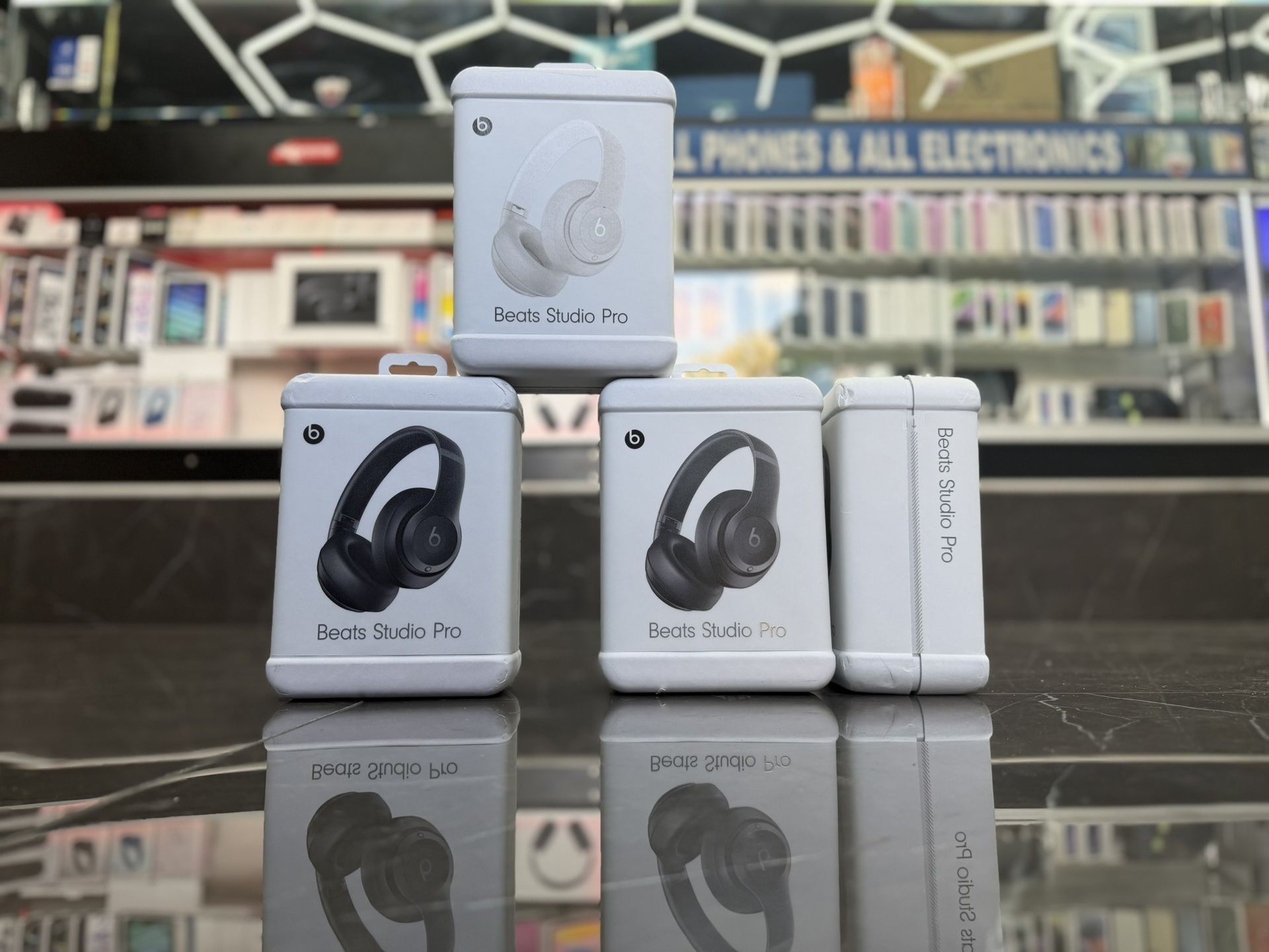 Beats Studio Pro ((Take It Home In Payments/ llévatelo a casa en pagos)