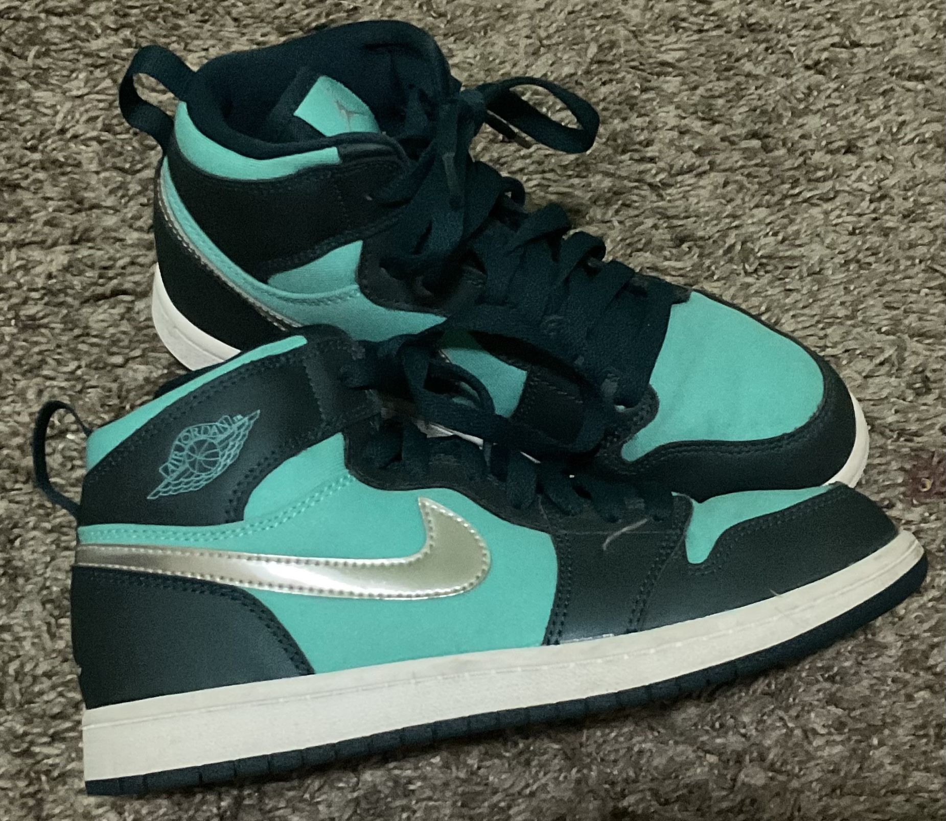 Nikes shoes Air Jordan 1 retro high hyper jade shoes up for sale at: $360