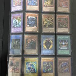 Yu-Gi-Oh Collection 470 holos, 384 rares, 1000+ commons