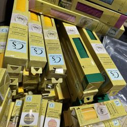 All Kind Of Stuff To Make A Nice Decorating 