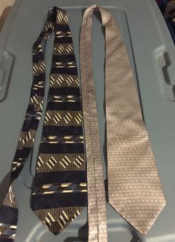 Van Heusen tie set two