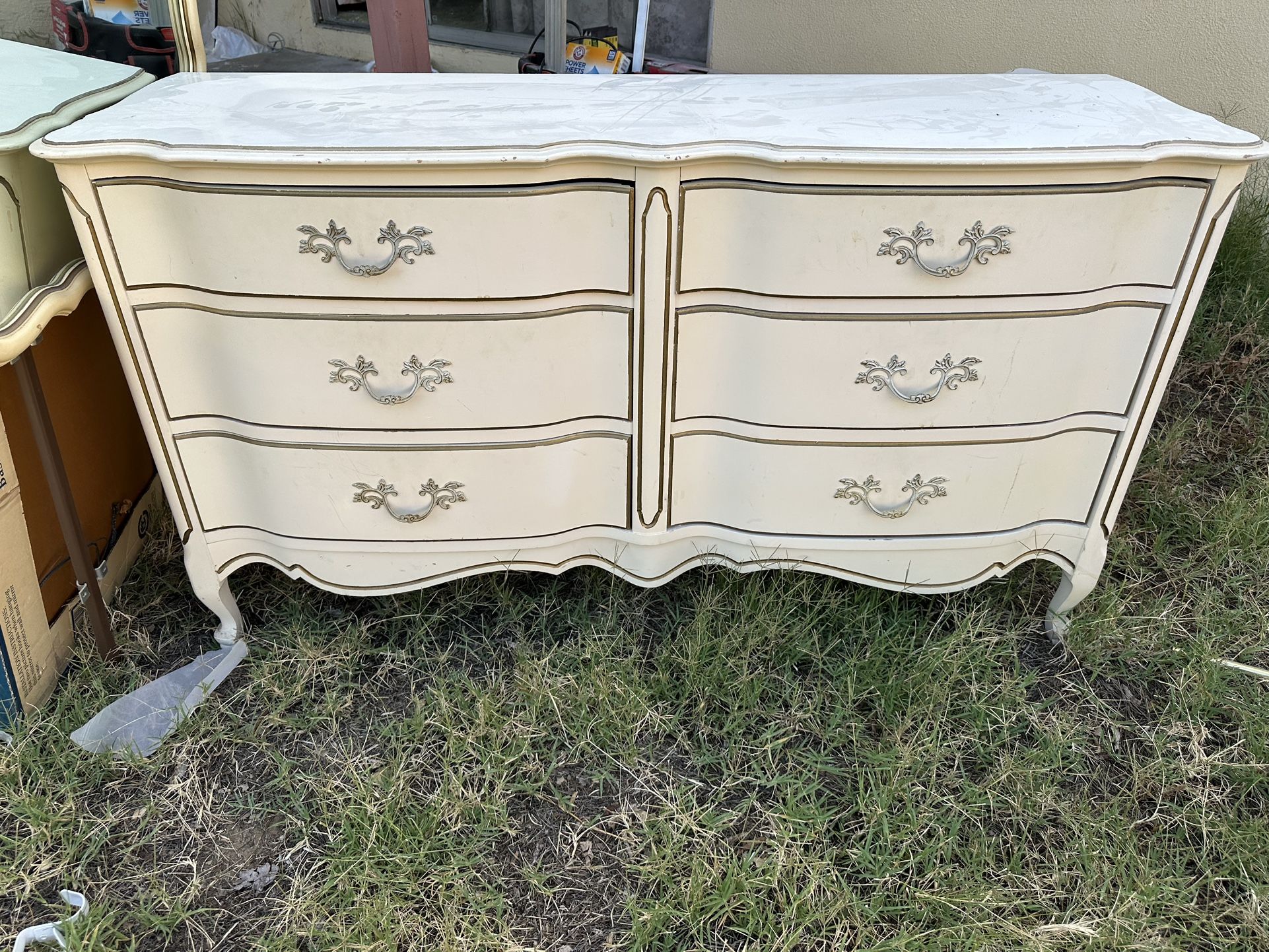 White Antique Dresser Set