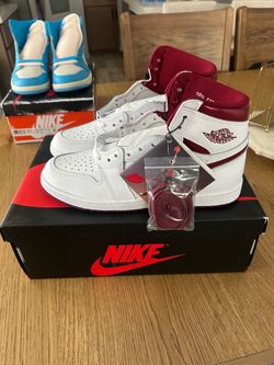 Jordan 1 Retro High ‘85 “OG “Metallic Burgundy”