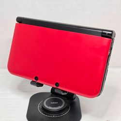 Nintendo 3DS XL in Red