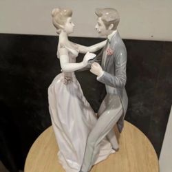 Luxury Lladro Anniversary Dance, MINT Condition, 