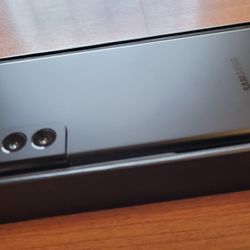 UNLOCKED SAMSUNG GALAXY S21+(PLUS) FE, 5G,  MINT CONDITION WITH FREE BRAND NEW PHONE CASE &  PREMIUM QUALITY 3 PACK SCREEN PROTECTOR $550