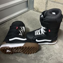 Vans Woman’s Snowboard Boots