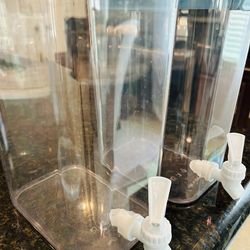 2 juice dispensers for fridge or counter, excellent condition