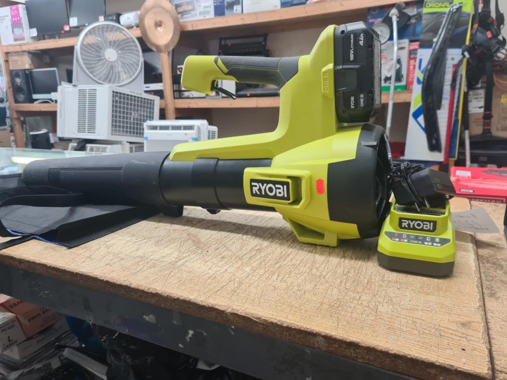 RYOBI
ONE+ 18V 100 MPH 350 CFM Cordless Battery Variable-Speed Jet Fan Leaf BlowerÂ