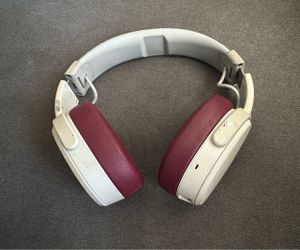 Skullcandy Crusher Wireless Over Ear Bluetooth Headphones - Tan Burgundy pads