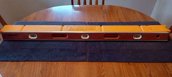 Johnson Wooden 48 Inch Level With A Protective Case