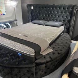 Black Tufted Velvet So Chic Comfy Round Bed With Storage 💥 Brand New✅