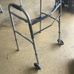Walker. Adjustable and can Fold