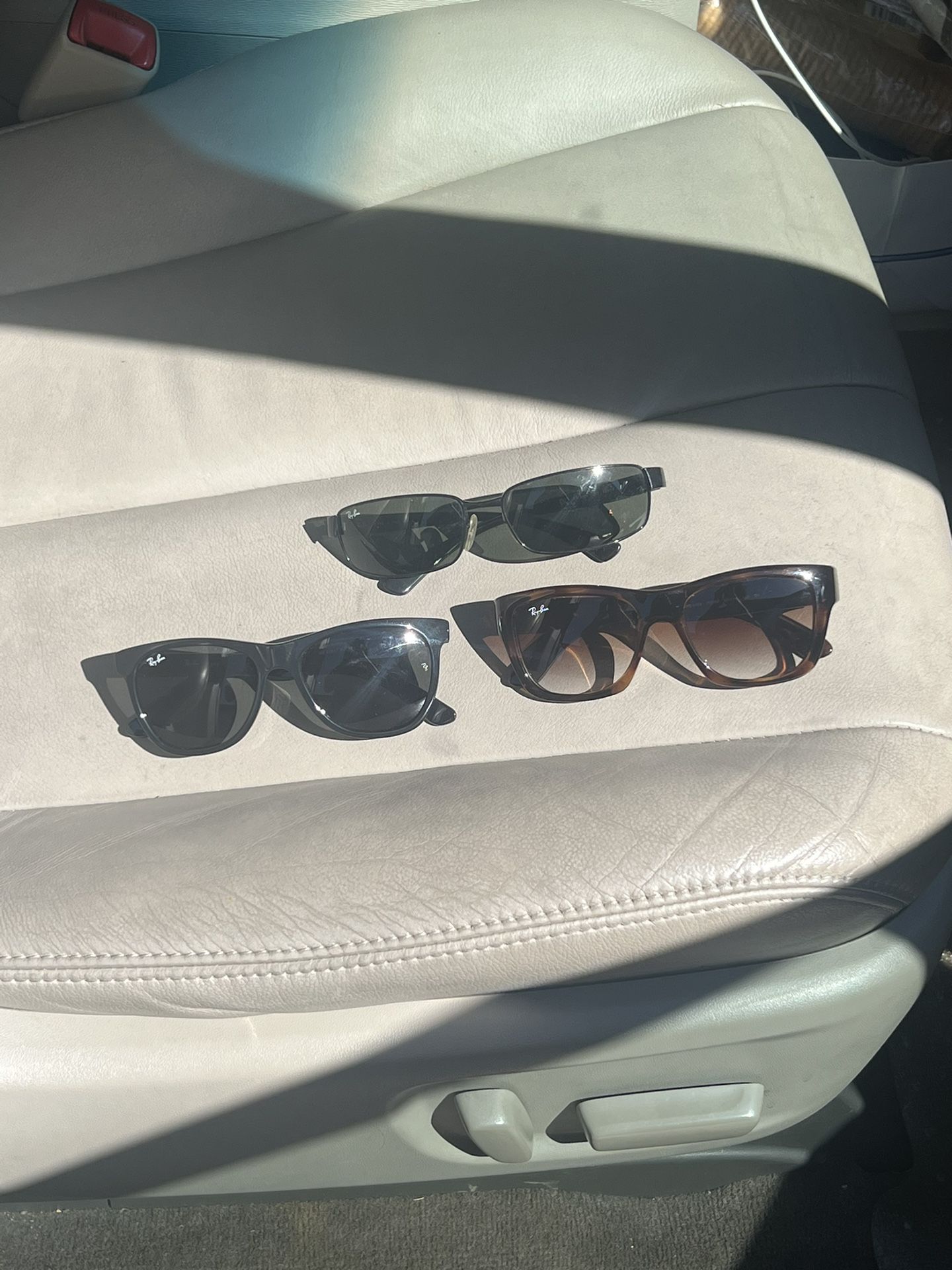3 Ray-Ban sunglasses 