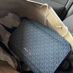 Men’s Crossbody MK