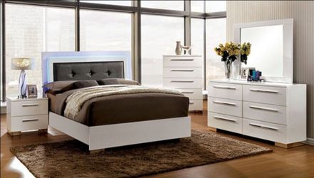 Brand New White & Grey 4pc Queen Bedroom Set (Available in Eastern King)
