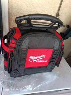Milwaukee
PACKOUT 15 in. Structured Tool Bag