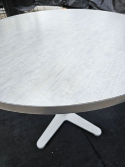 TABLE LAMINATE TOP METAL BASE