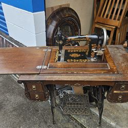 *ANTIQUE - MINNESOTA  SEWING MACHINE  TABLE