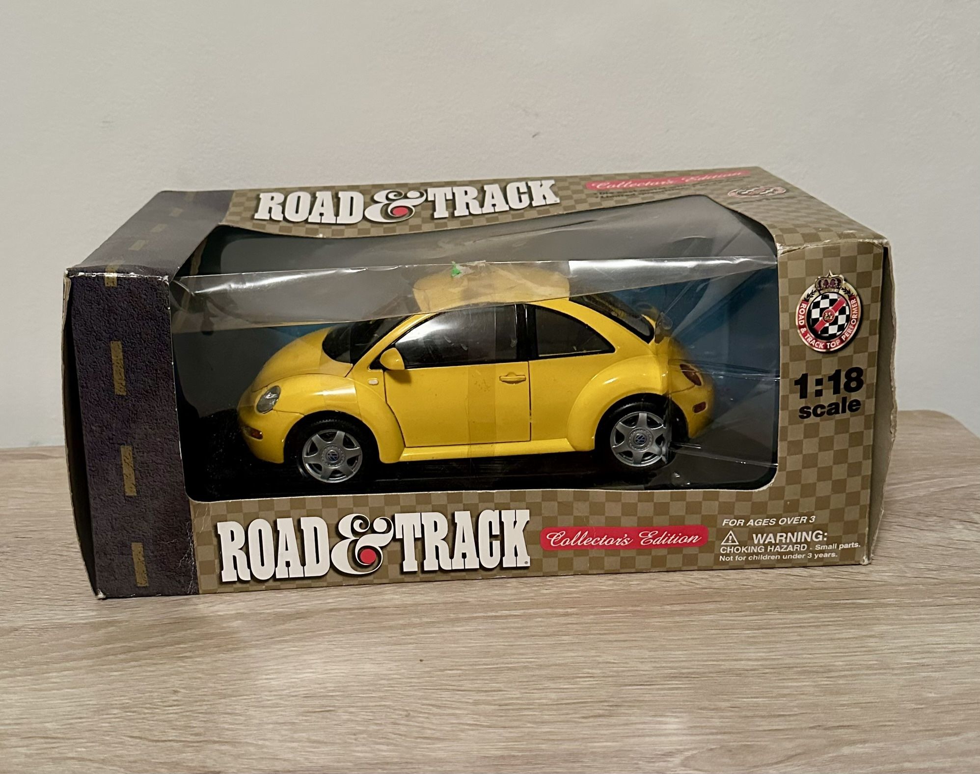 Maisto Road & Track Collector’s Edition Volkswagen New Beetle 1:18 Scale