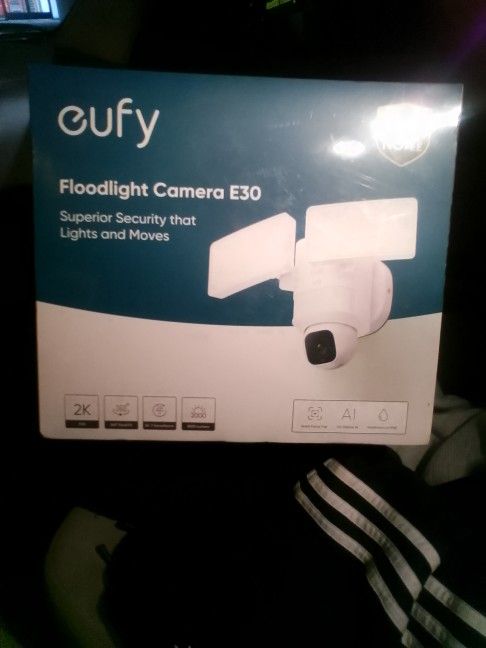 eufy Flood Light Camera E30