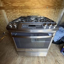 GE 30” Slide-In Front Control Gas Range