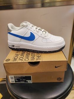 Brand NEW! Nike AIR Force 1 Size 4Y / 5.5 W