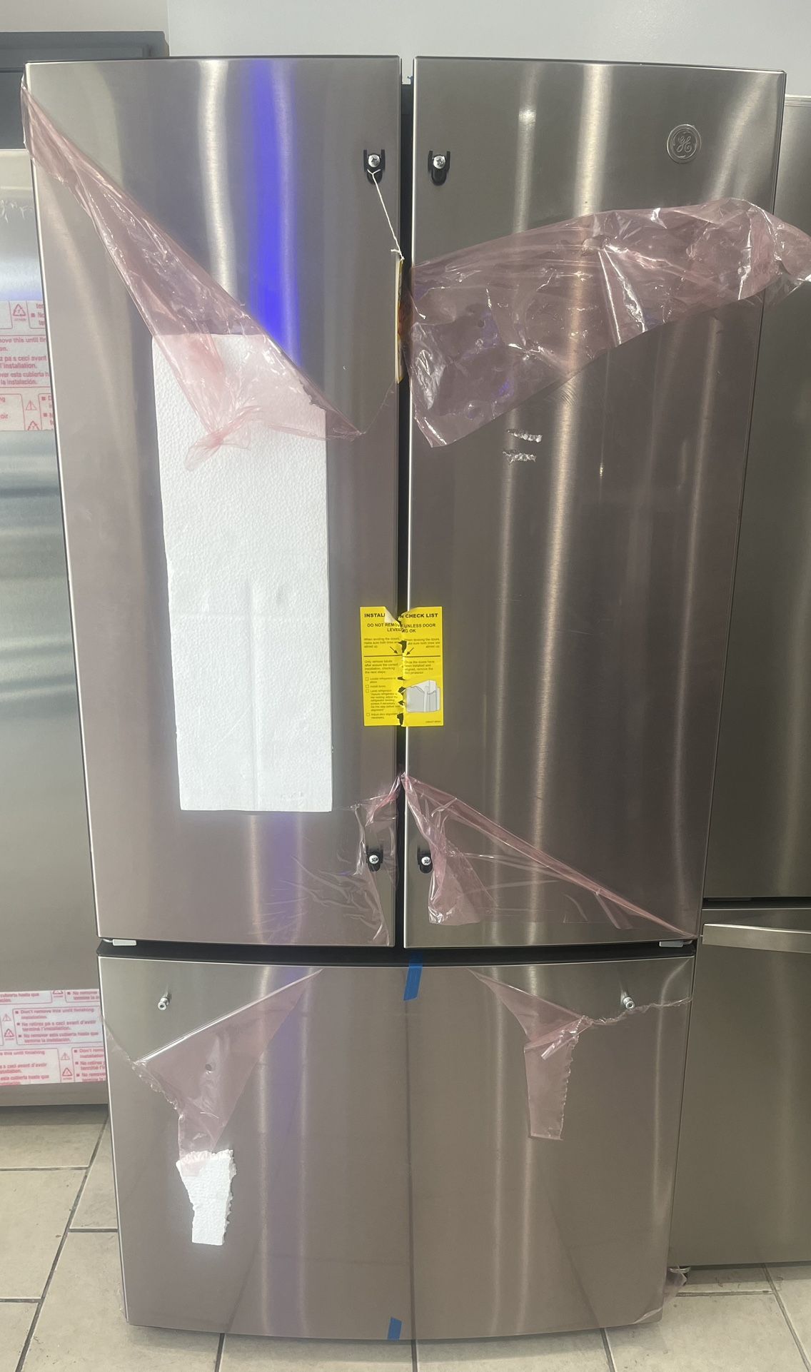 GE Refrigerator French Door 33” Wide With Internal Water Dispenser 