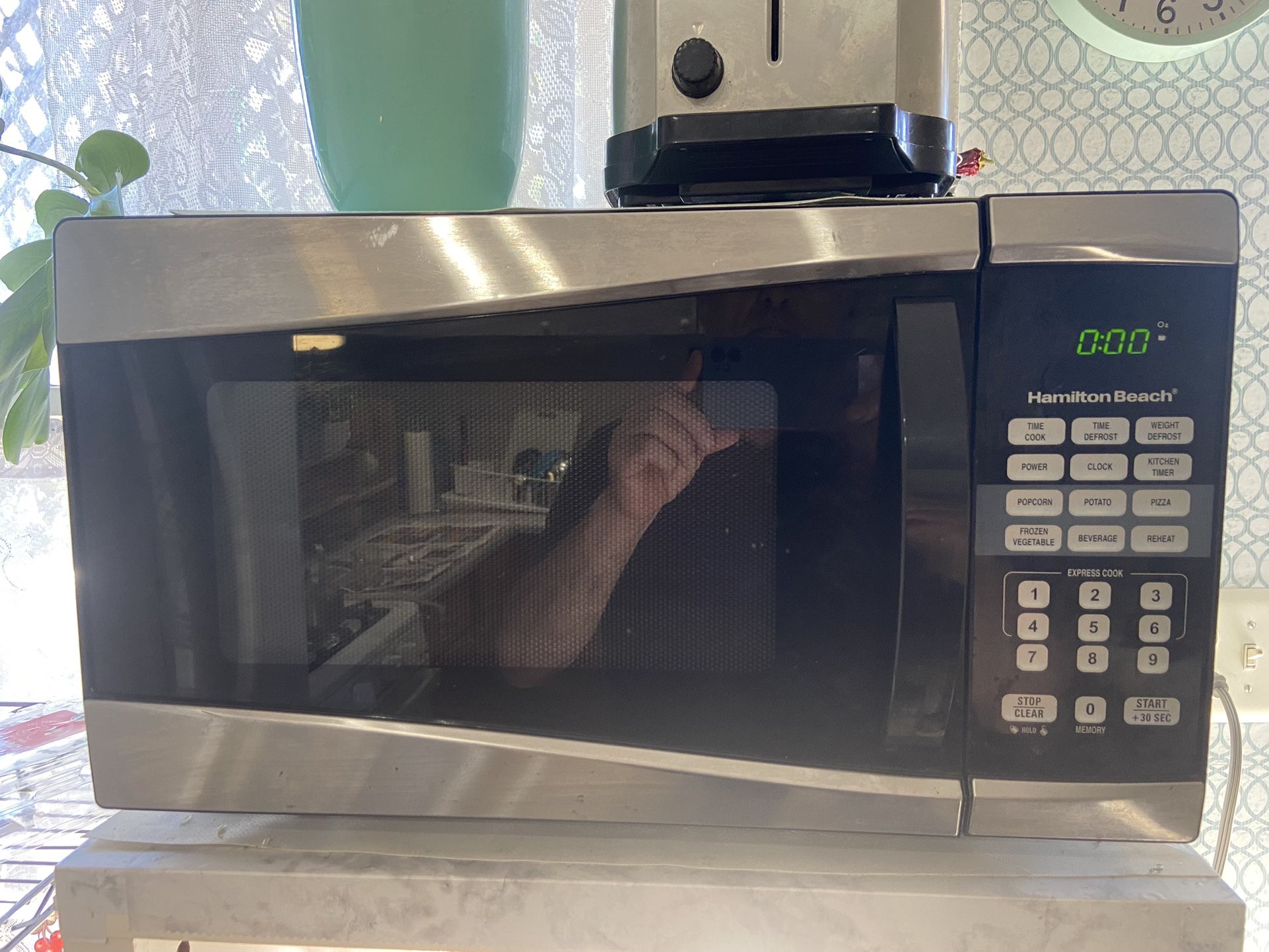 Hamilton Beac Microwave 