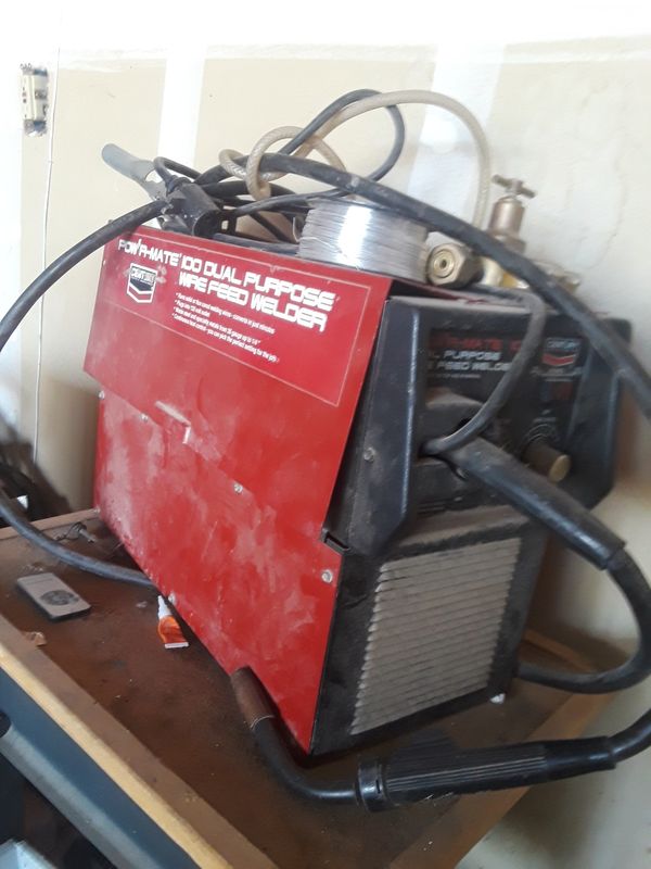 Welder .Century 100 dual purpose wire feed for Sale in Las Vegas, NV