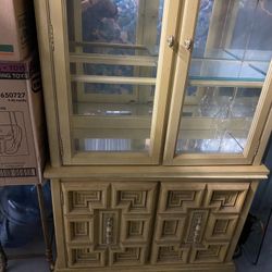  China Cabinet