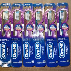 Lot of (6) Oral B 3D White Radiant Manual Toothbrush, Soft and Medium Bristles