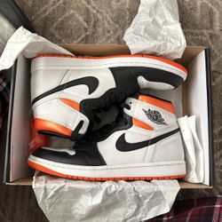 Jordan 1 “Electric orange”
