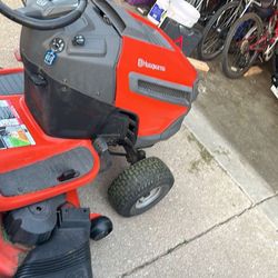 Riding Mower (48 Inch Deck) (140) Hours