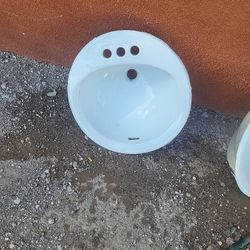 Sing Para Vanity  28  Dlls Each