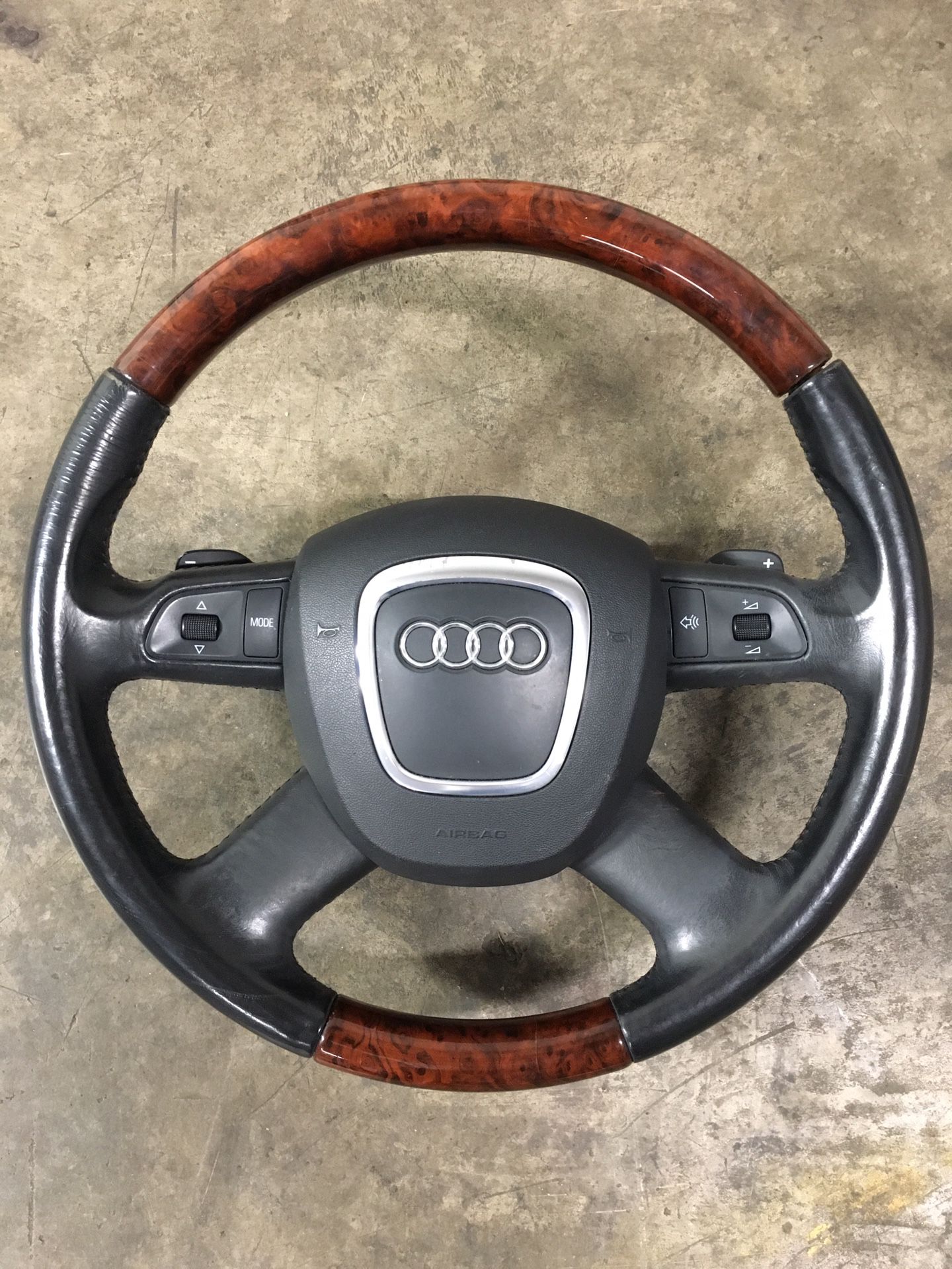 06 Audi A6 Steering wheel