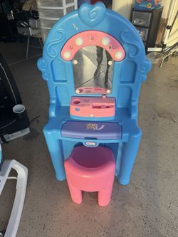 Vanity Mirror and Chair For Girls