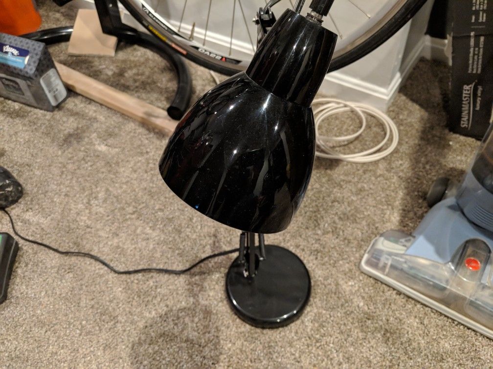 Desk lamp