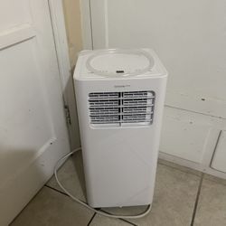 10,000 BTU Air Conditioner with All Accessories