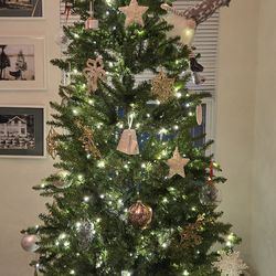 7.5 foot Christmas Tree