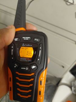 Cobra walkie talkie 35 mile range new