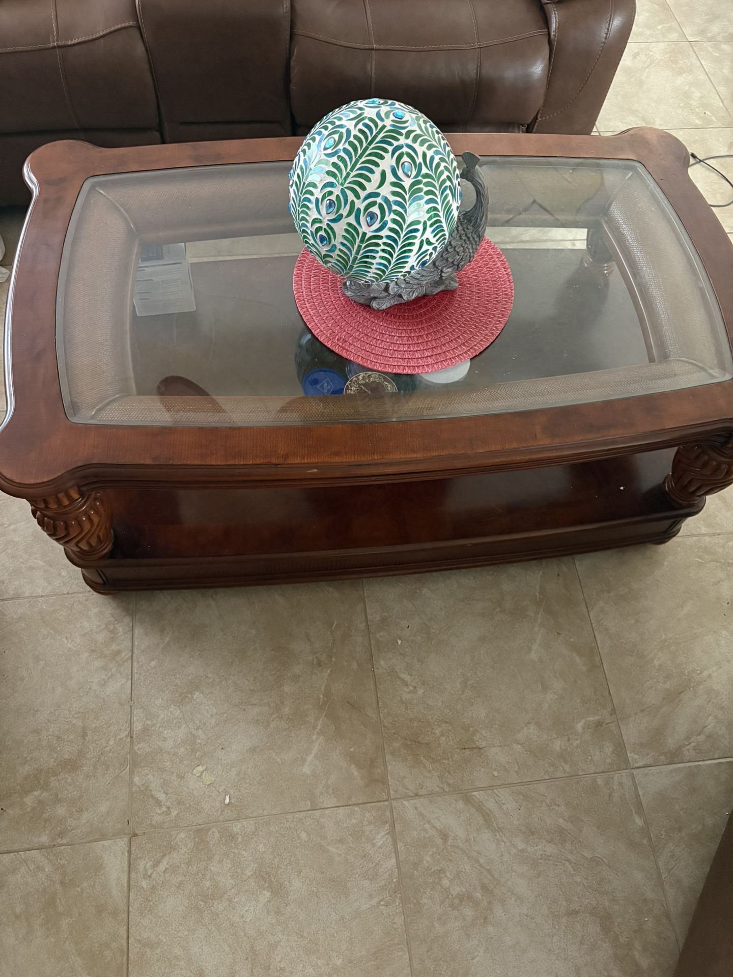 Six pieces Two Leather brown recliners very nice And One Loveseat With Open Console Recliner $1000 For The Whole Set