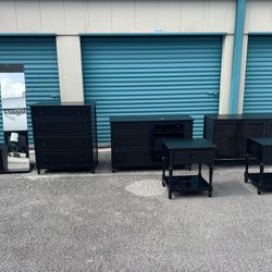 Bedroom Set ,Dresser  ,Mirror Night Stands . Furniture 