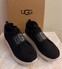 UGG W Neutra Sneaker Size 7M Blk