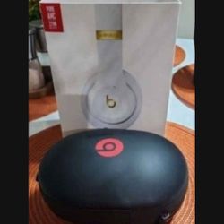 STUDIO BEATS 3 WIRELESS Used 1X   WHITE & GOLD