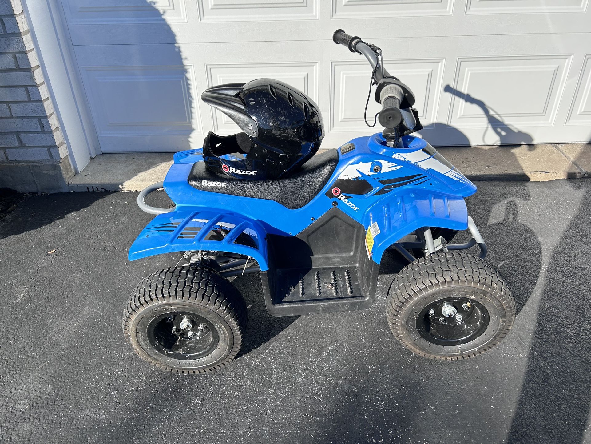 Razor 4-Wheeler with Helmet & Brand New Battery