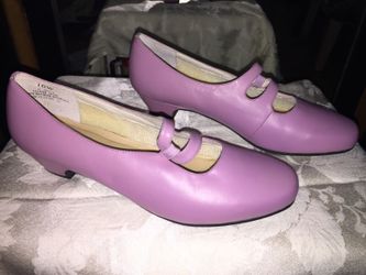 Purple dress shoes